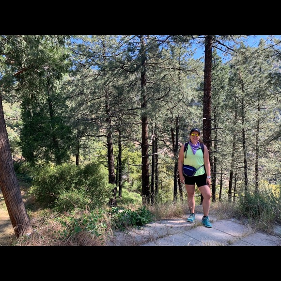 Meet your Posher, Jennifer - Picture 1 of 1